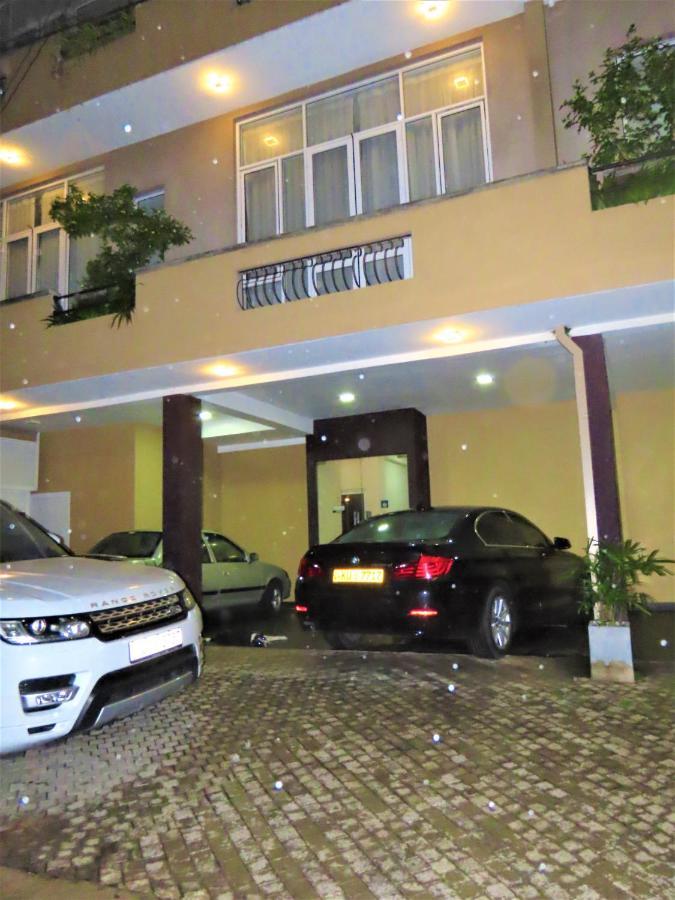 Vivas Residencies Luxury Apartments Dehiwala-Mount Lavinia ภายนอก รูปภาพ