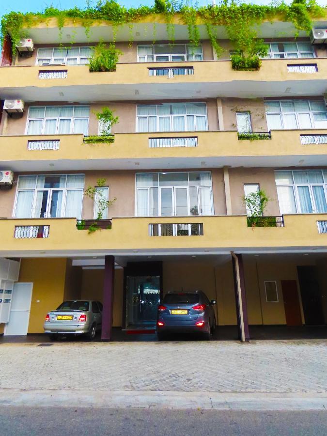 Vivas Residencies Luxury Apartments Dehiwala-Mount Lavinia ภายนอก รูปภาพ